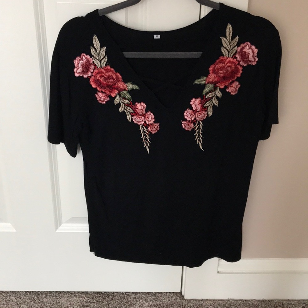 Black shortsleeved T-shirt